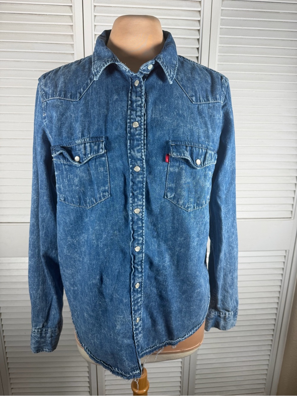 Levi's Classic Fit‎ Western Denim Snap Shirt Blue Long Sleeve Pearl Snaps L